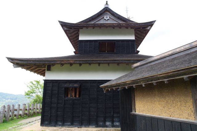 高櫓へ、天守のような存在です。