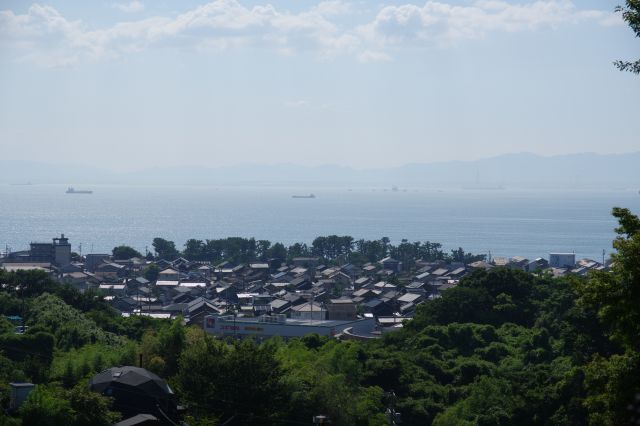 三重県側の山並も。展望台からの眺望を楽しみにします。