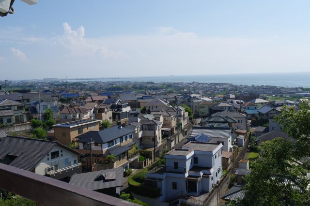 のどかで広大な眺望、きらきらした海と左にはセントレア。