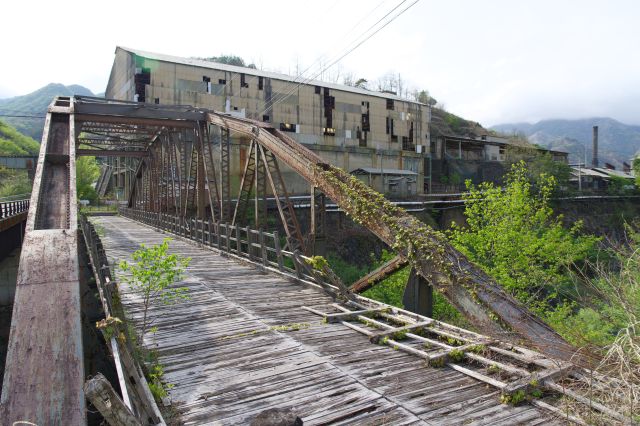 古河橋・本山製錬所跡の写真ページ