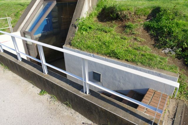 一角に断面が見られる場所があります。