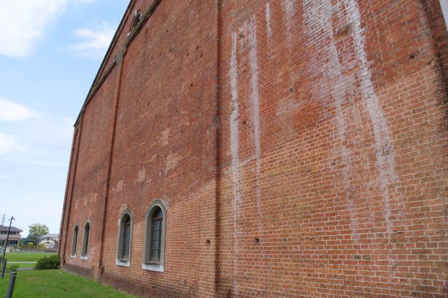 壁面に近づく。