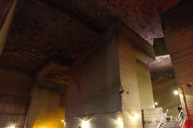 非日常的な不思議な空間です。