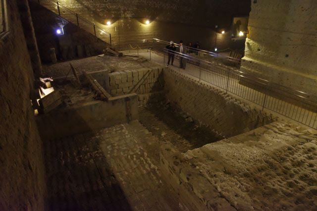 削っている途中段階を感じられる。