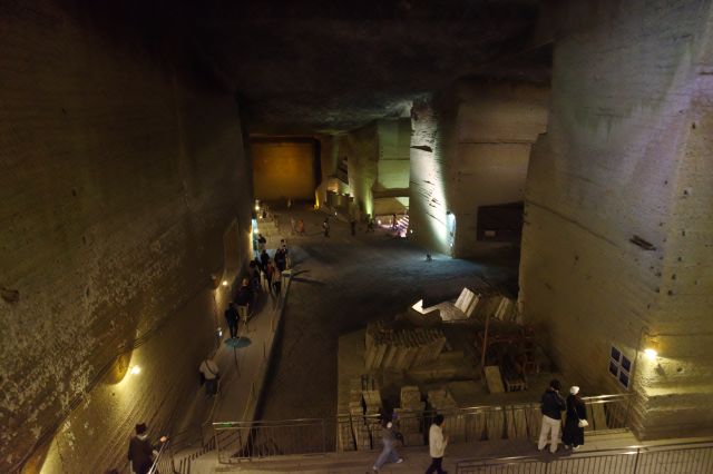 入口に戻りました。とてもスケールの大きい壮大な地下空間でした。