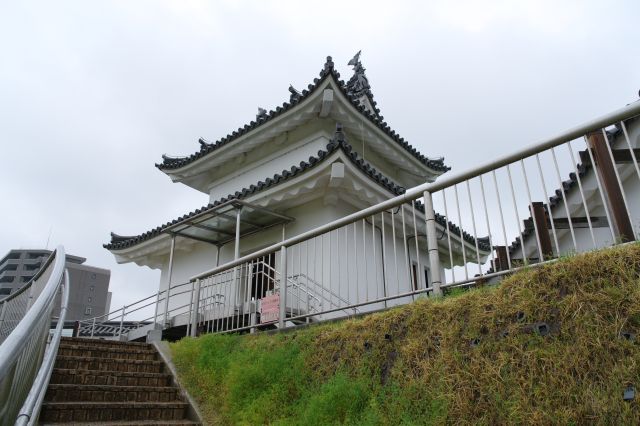 階段を登り清明台へ。