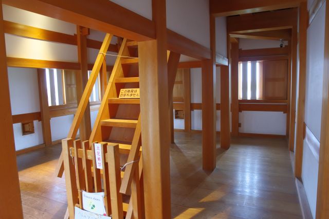 ここも2階へは上がれません。