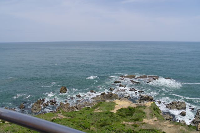 東側へ、目前に太平洋の海がどこまでも広がります。
