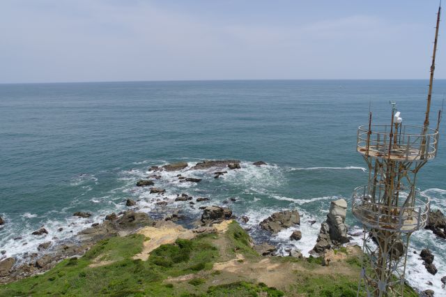 俯瞰寄り、水平線が長く続きます。