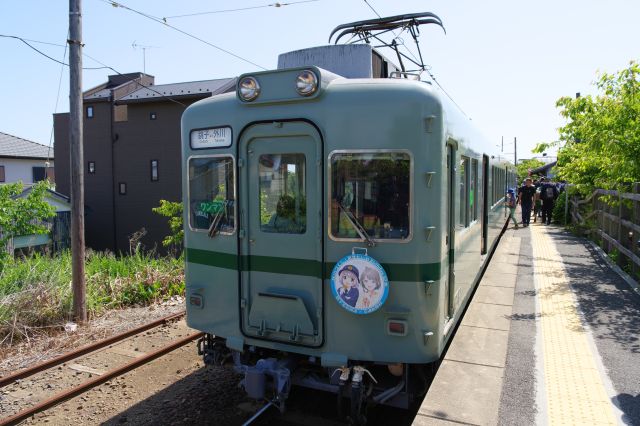 列車は外川駅に到着、ここも撮影者が多いです。