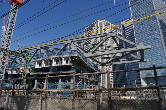 鉄橋の先端部分。いずれ「送り出し」が行われます。