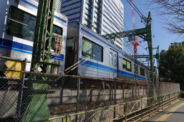 近くを走り迫力があります。