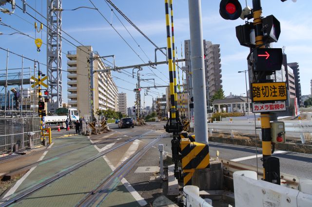 この区間はいずれ高架化されます。